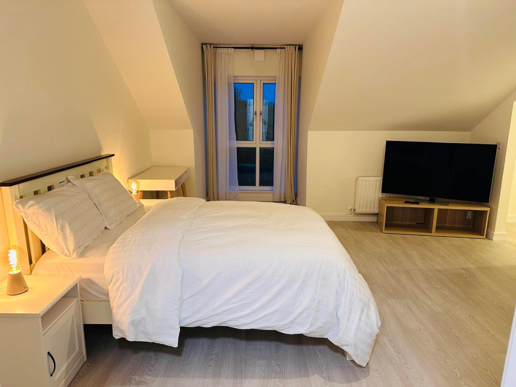 King Room With Ensuite In Dublin Clondalkin Extérieur photo